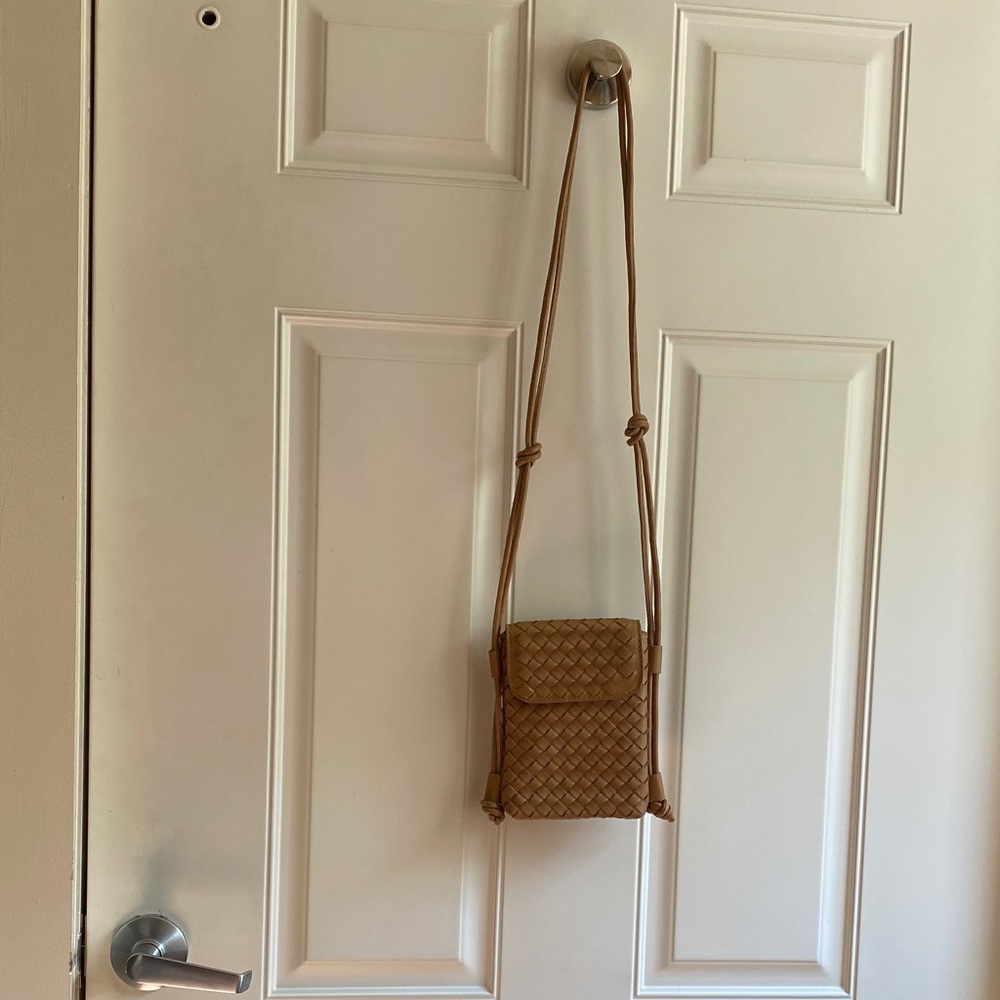 Tan Woven Faux Leather Crossbody Bag. NWOT - Picture 9 of 9